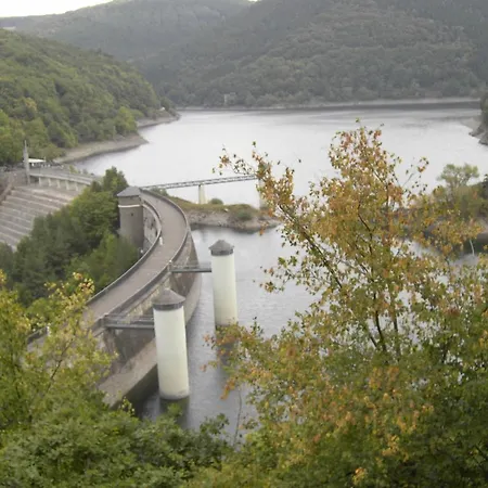 Eifellounge * מונשאו