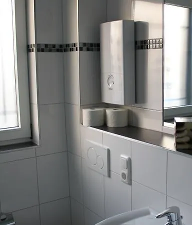 Eifellounge * מונשאו